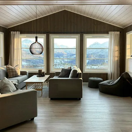 度假居 Moderne Med Spabad Naer Alesund