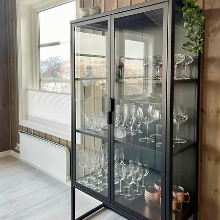 度假居 Moderne Med Spabad Naer Alesund *