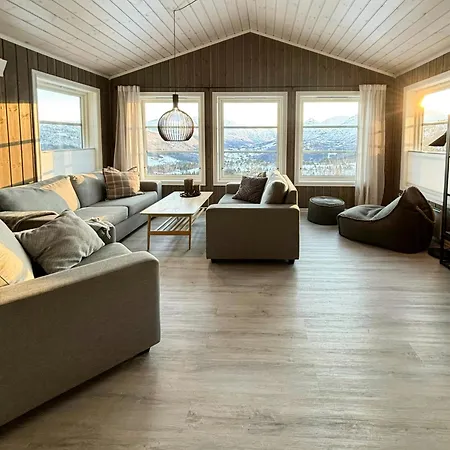 Moderne Med Spabad Naer Alesund 度假居 *